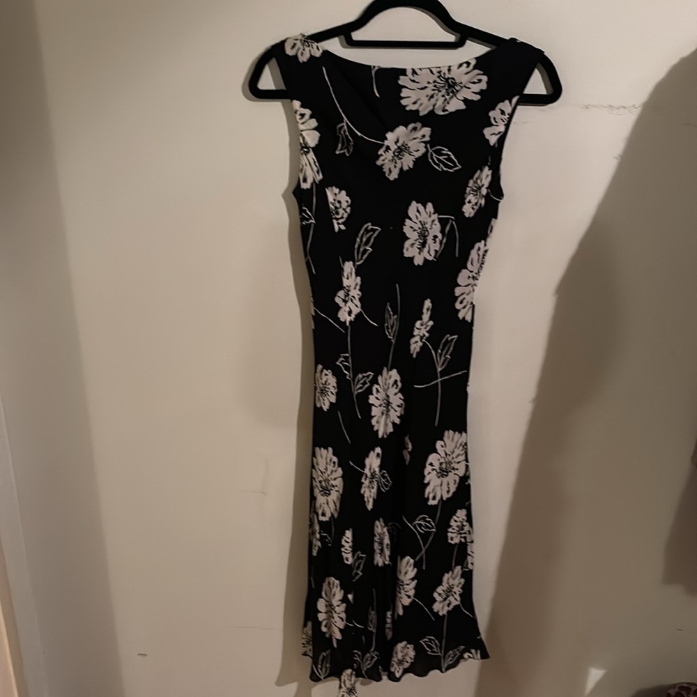 Ladies Dress - Picture 2 of 4